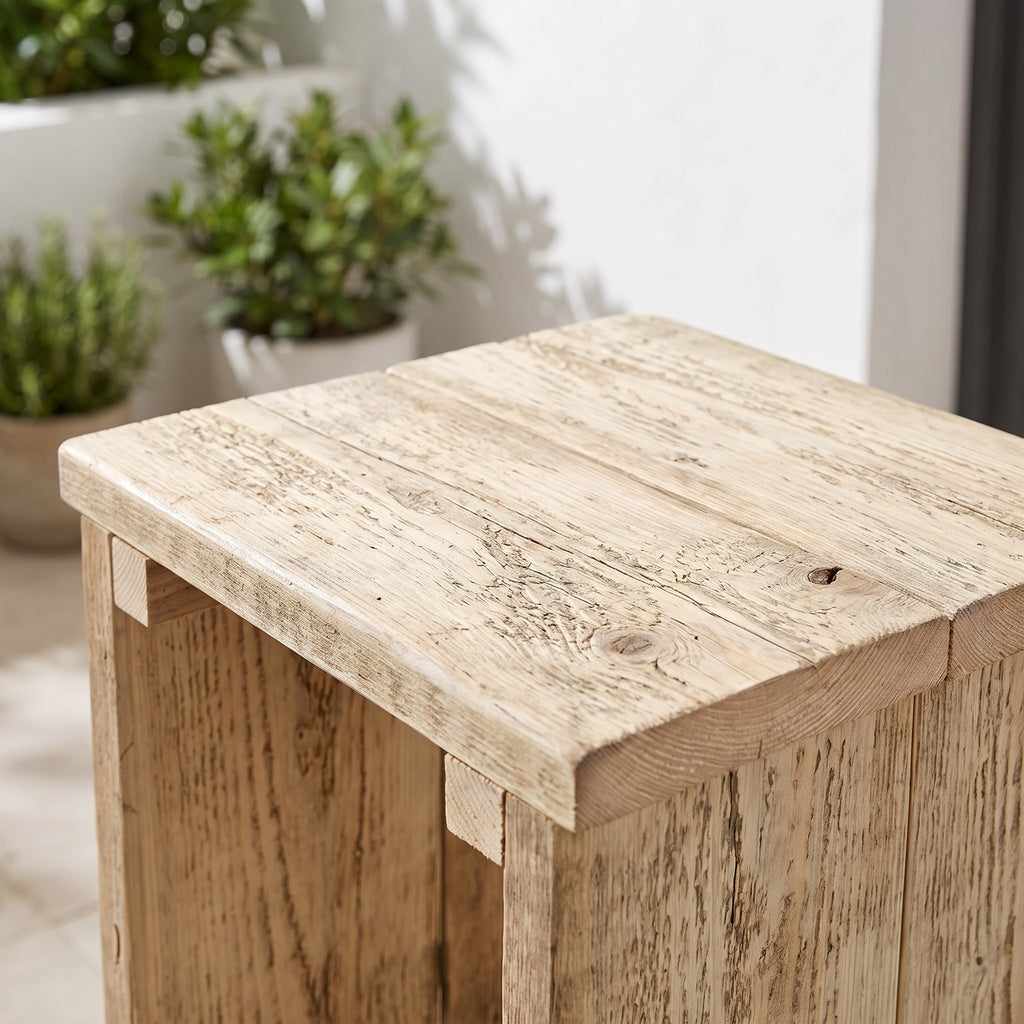 Bauholz Barhocker 1 – Detailansicht Material