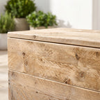 Bauholz Loungetruhe – Detailansicht Material