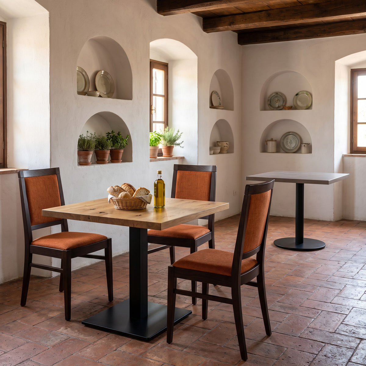 Restaurantstuhl Finola – Einsatzbeispiel am Tag