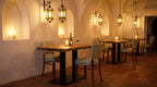 Restaurantstuhl Leah – Einsatzbeispiel am Abend