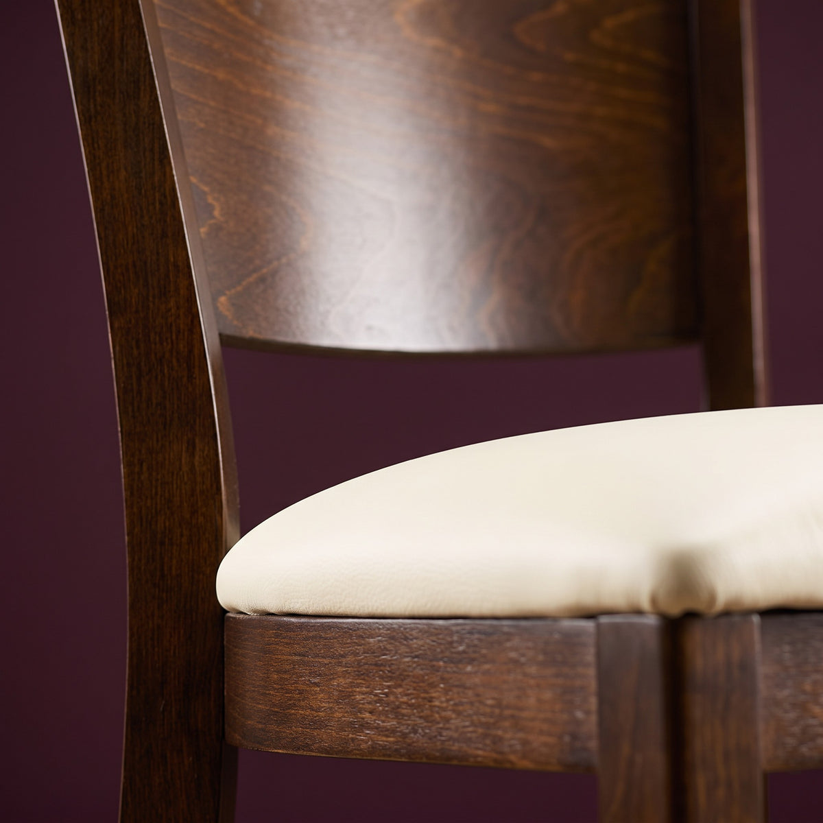 Restaurantstuhl Lynn – Detailansicht Material