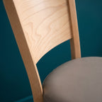 Restaurantstuhl Mandy – Detailansicht Material