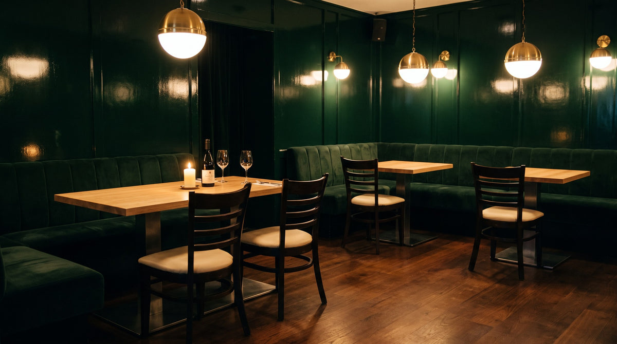 Restaurantstuhl Nikki – Einsatzbeispiel am Abend