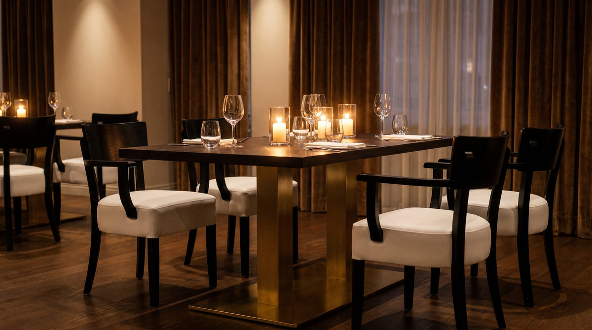 Restaurantstuhl Olivia AL – Einsatzbeispiel am Abend