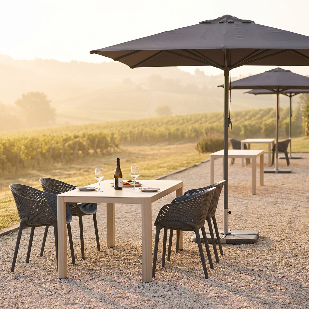 Terrassenstuhl Adrianna – Einsatzbeispiel Hotelterrasse
