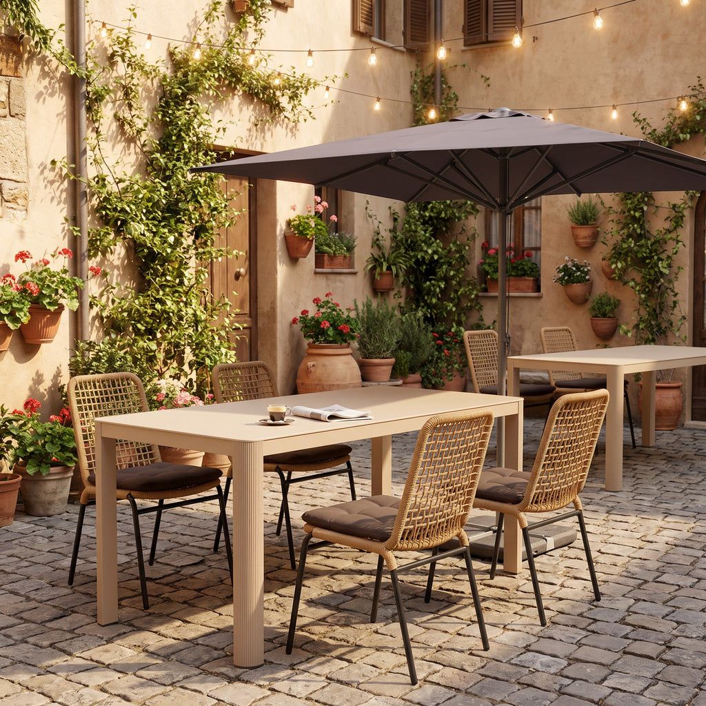 Terrassenstuhl Aurora Honey – Einsatzbeispiel Restaurantterrasse