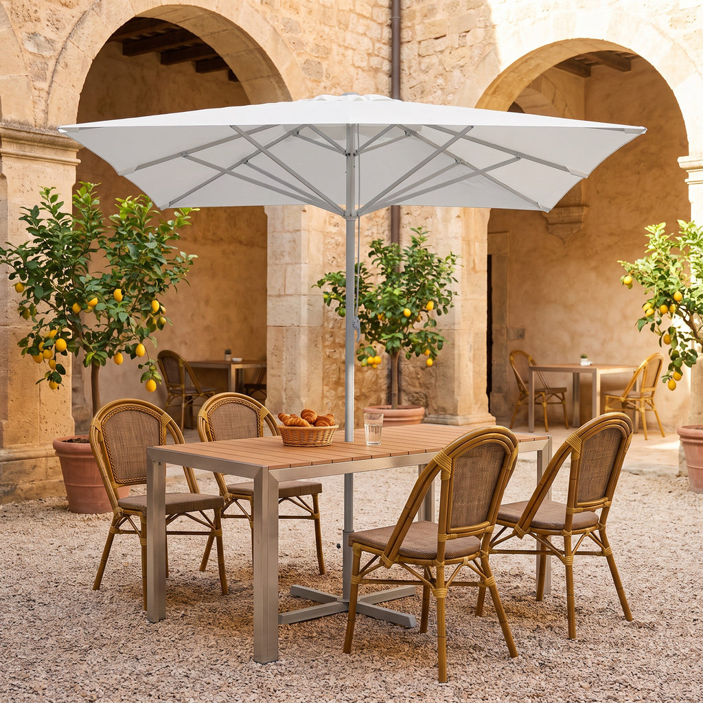 Terrassenstuhl Cana – Einsatzbeispiel Hotelterrasse