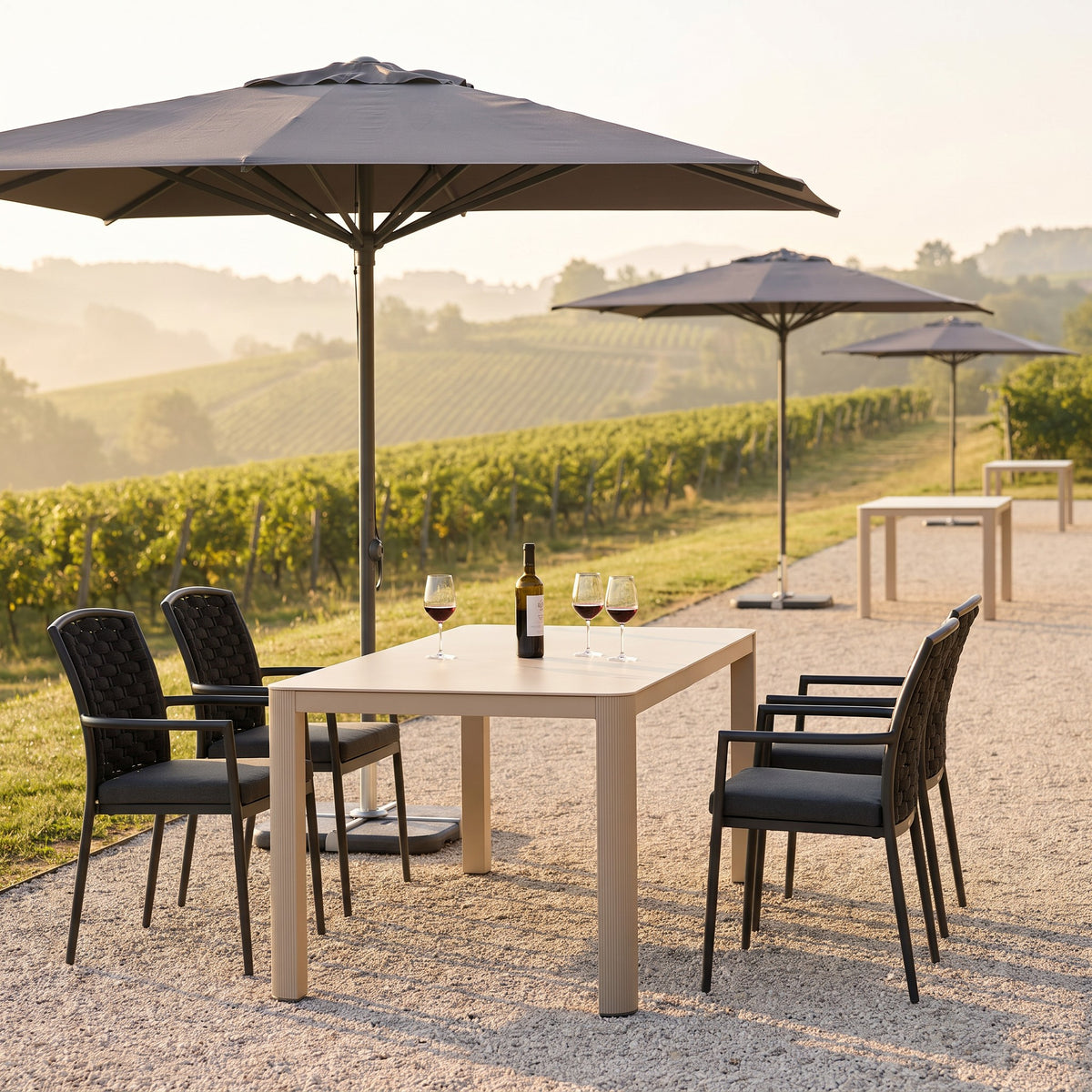 Terrassenstuhl Diana – Einsatzbeispiel Hotelterrasse