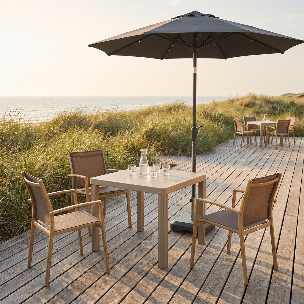 Terrassenstuhl Janus – Einsatzbeispiel Hotelterrasse