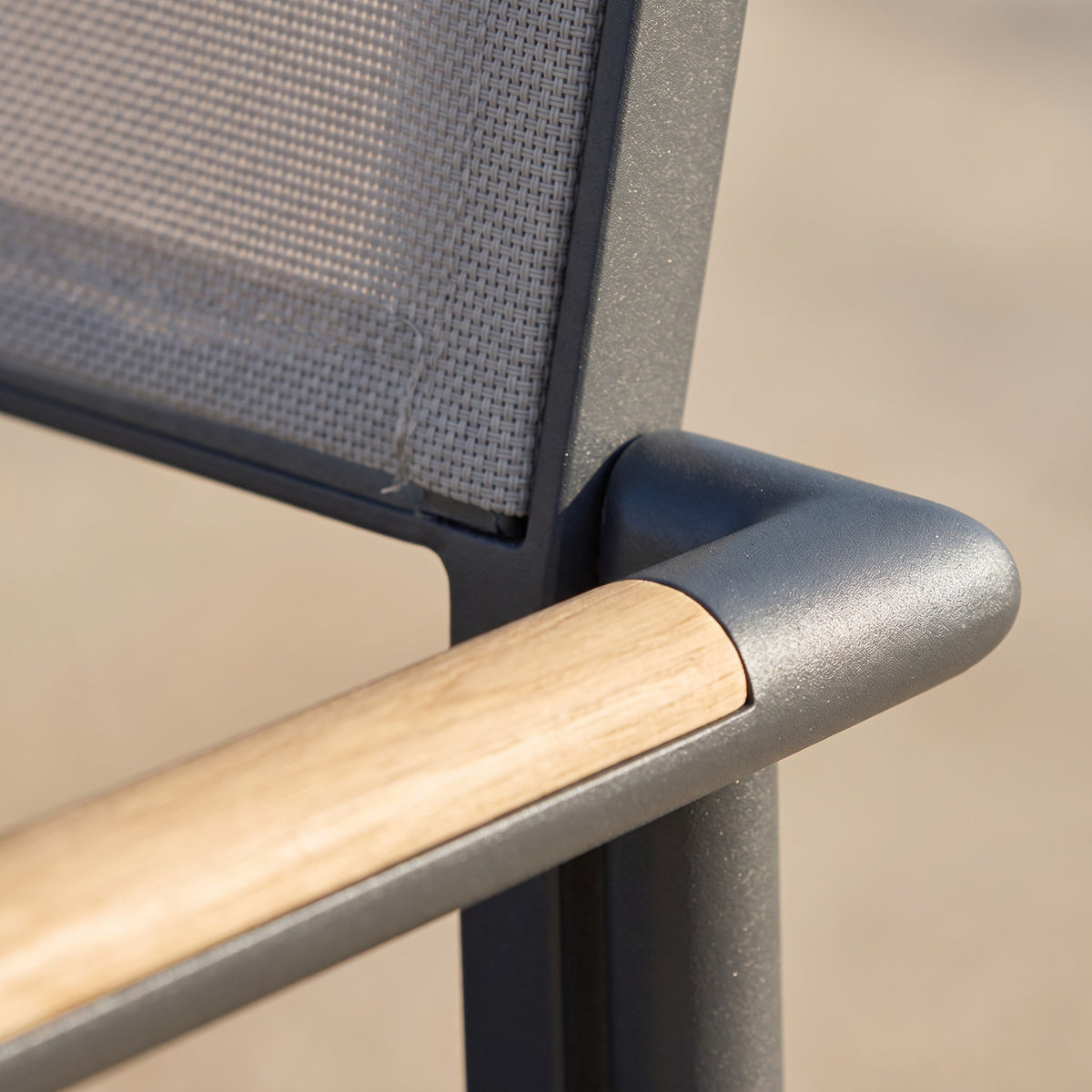Terrassenstuhl Kronos Anthrazit – Detailansicht Material