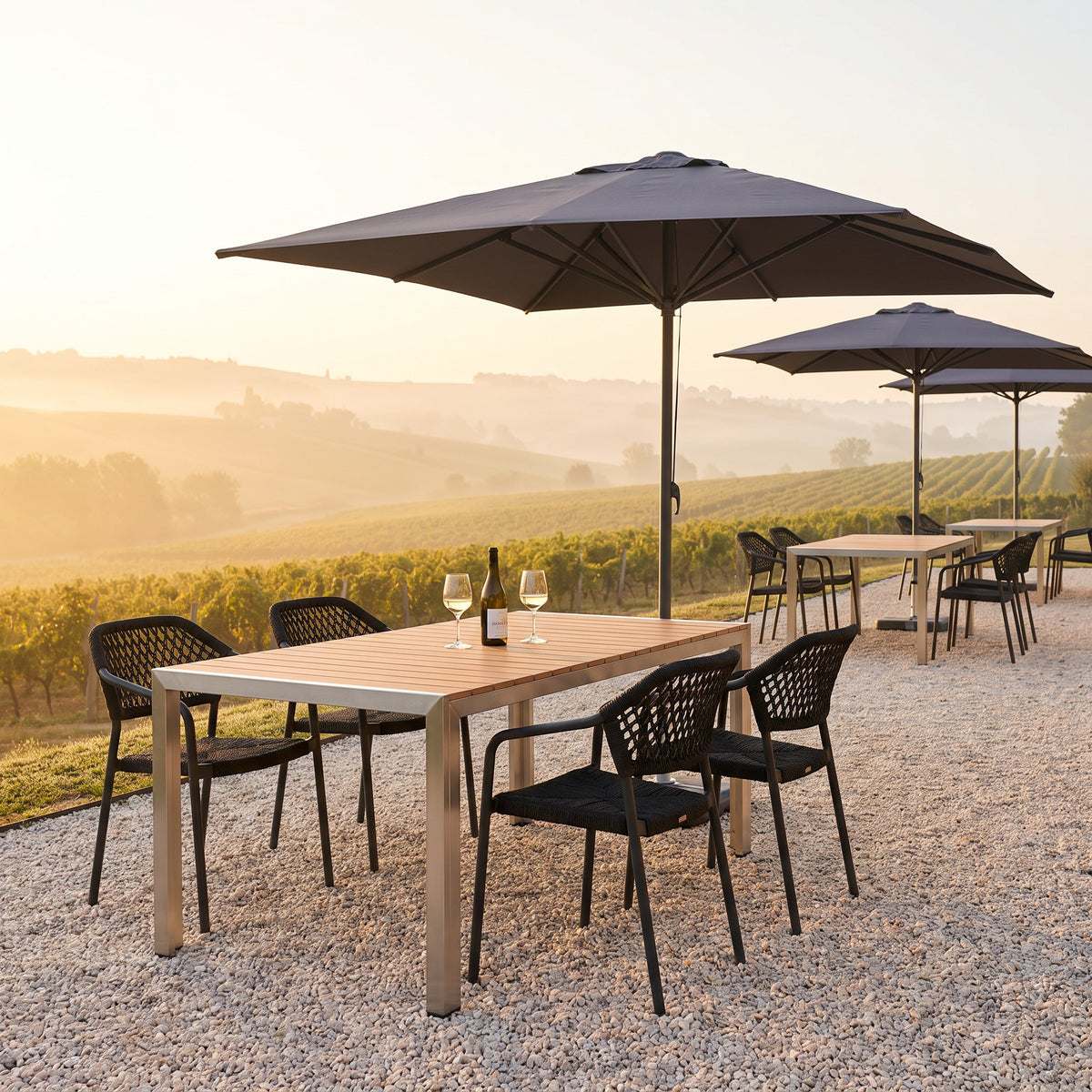 Terrassenstuhl Nessus – Einsatzbeispiel Hotelterrasse