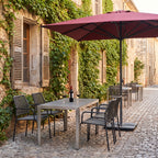 Terrassenstuhl Pallas anthrazit – Einsatzbeispiel Restaurantterrasse