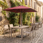 Terrassenstuhl Sedna taupe – Einsatzbeispiel Restaurantterrasse