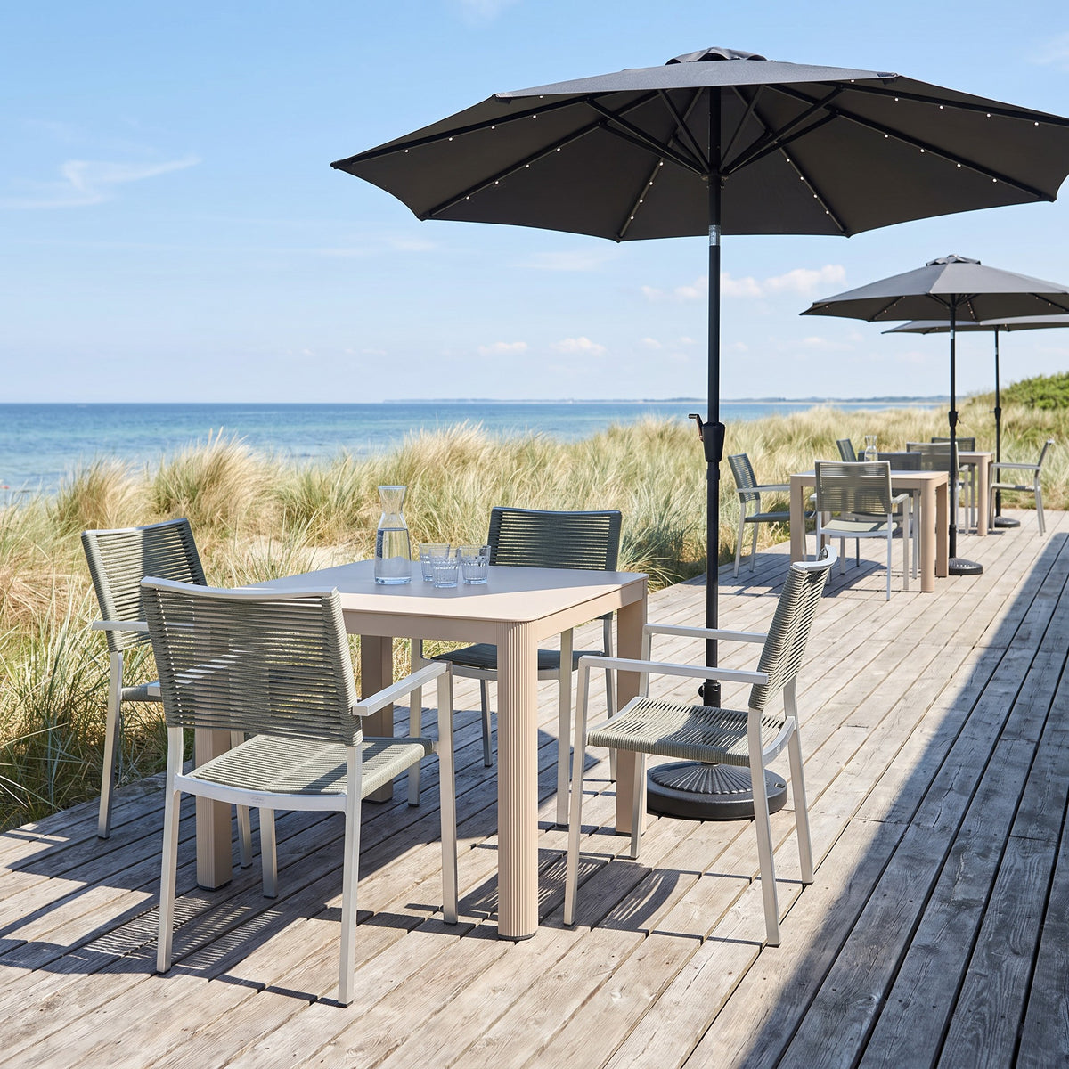 Terrassenstuhl Triton – Einsatzbeispiel Hotelterrasse