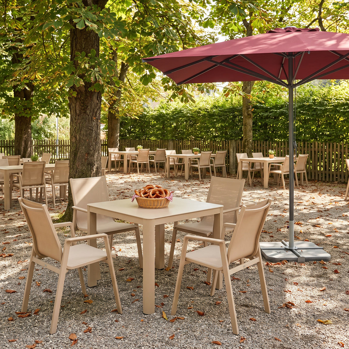 terrassenstuhl-vesta – Einsatzbeispiel Restaurantterrasse